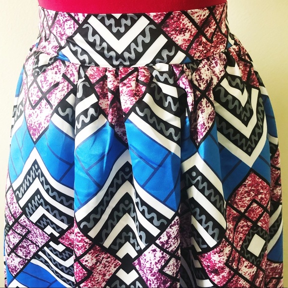 Beautiful Maxi Skirt w/ Ethic Print - Picture 3 of 7